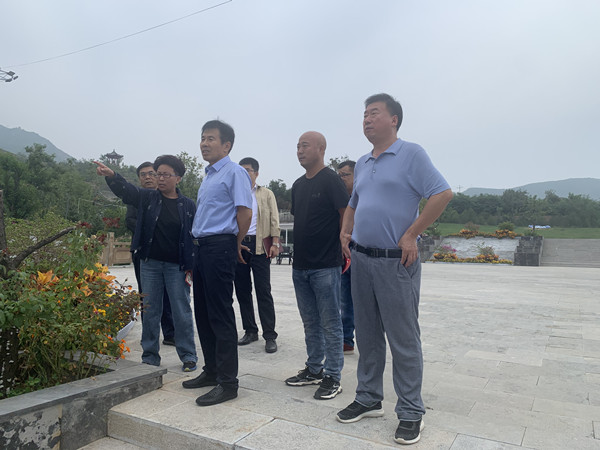 物流公司董事长李占国带队到公子元（河北）建设项目管理有限公司开展双节前安全检查工作_副本.jpg